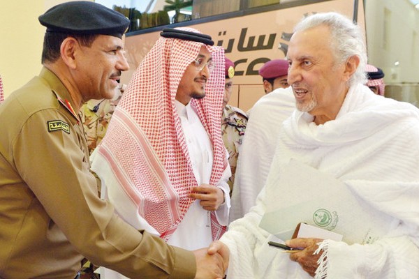 Makkah governor inspects holy sites as Hajj progresses