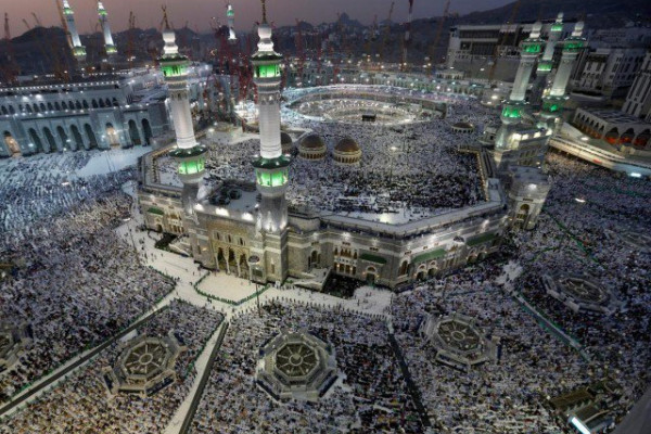 LHC dismisses petition challenging govt's Hajj scheme