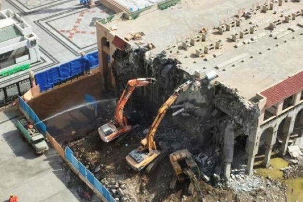 Work to widen western plaza of Prophet’s Mosque begins