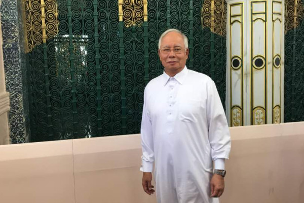 Najib visits Prophet Muhammad’s Dome in Medina