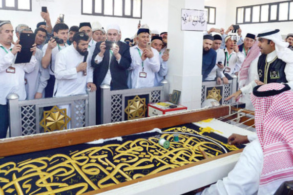 Holy sites impress guests from former Soviet republics