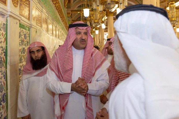 Madinah governor inspects Prophet’s Mosque restoration work