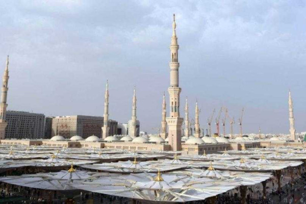 Minarets of Prophet’s Mosque an architectural attraction for visitors