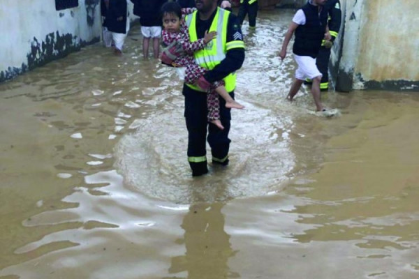 Floods kill four, trap many in Madinah