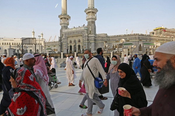 Saudi interior ministry imposes temporary ban on Umrah pilgrims from Kingdom