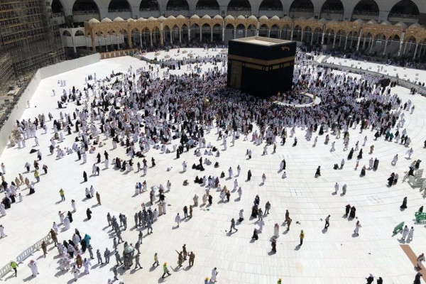 Barriers around mataf removed