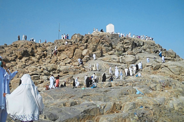 Malaysian shares the joy of performing umrah in Mecca with beloved mother