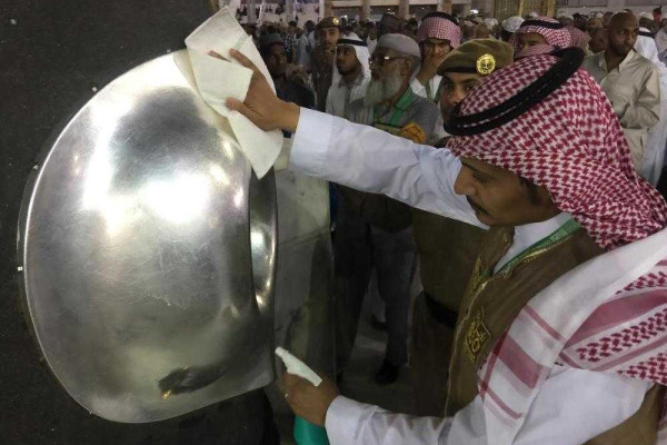 Area around Kaaba cleaned before each prayer call