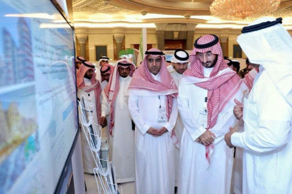 Deputy emir makes inspection tour of new Jeddah airport
