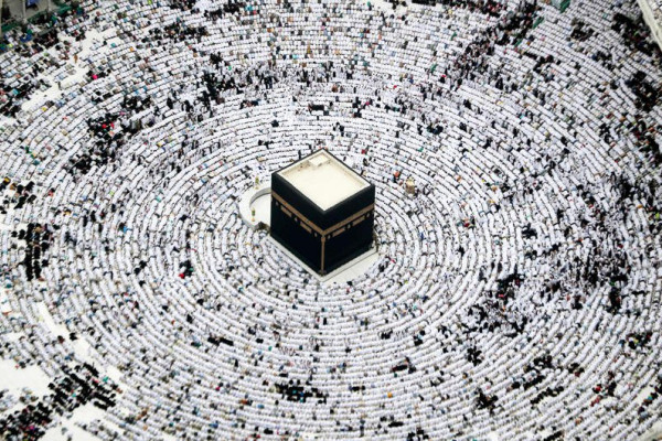 Saudi Arabia issues more than 7.58 million Umrah visas