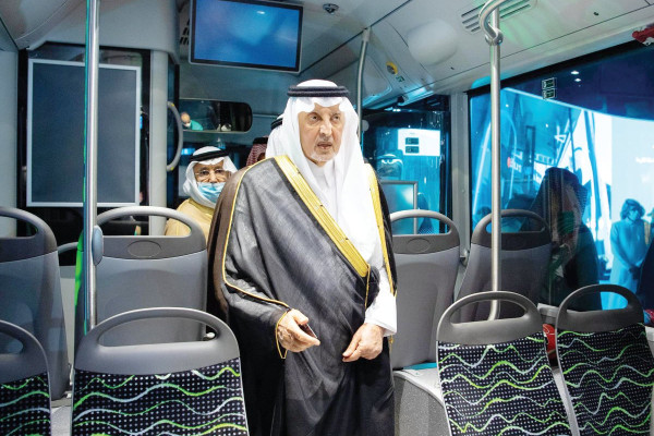 Makkah governor inaugurates prototype of new public transport system