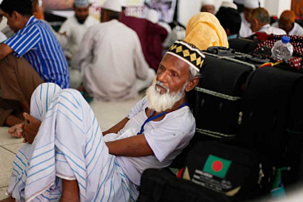 Govt hikes air ticket prices for Hajj pilgrims by Tk12,000