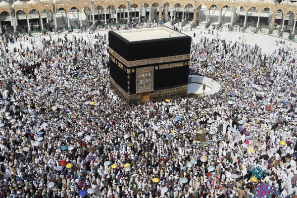 The Kaaba garment to be raised by three meters