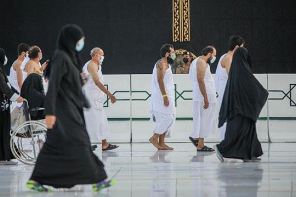 Hajj Organizer Association Asks for 3 Quarantine Options for Umrah Pilgrims