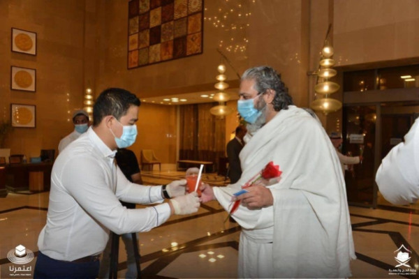 After three-day quarantine in Makkah, foreign pilgrims to start performing Umrah Wednesday