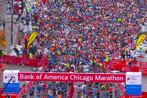 The physics of fluids explains how crowds of marathon runners move