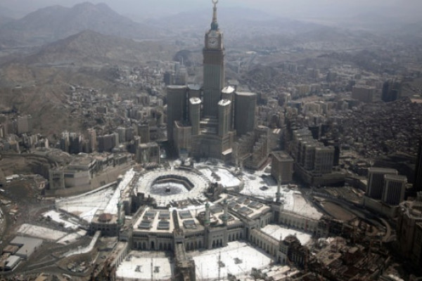 DPR, Govt Agree on 0.99 Percent Increase in Hajj Cost