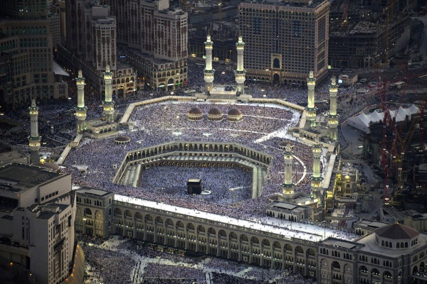 Check status of umrah operators before paying, public warned