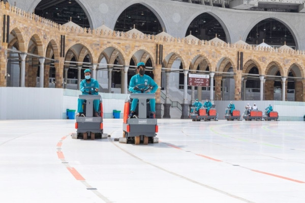 Nearly 2,400 liters of sanitizers used daily to clean Grand Mosque