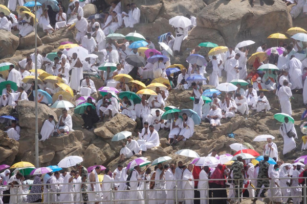 Worshippers gather on Mount Arafat on the second day of Hajj