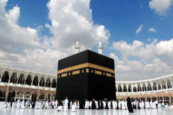 Pakistan urges Saudi Arabia for early signing of Hajj agreement
