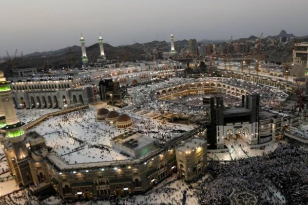 India decision to lift Hajj subsidy under spotlight