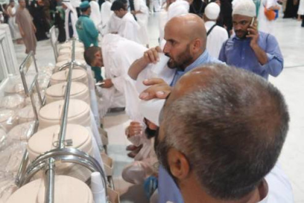 Grand Mosque has 10,000 new containers for Zamzam