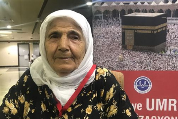 Turkey’s oldest Umrah pilgrim arrives in Holy Land