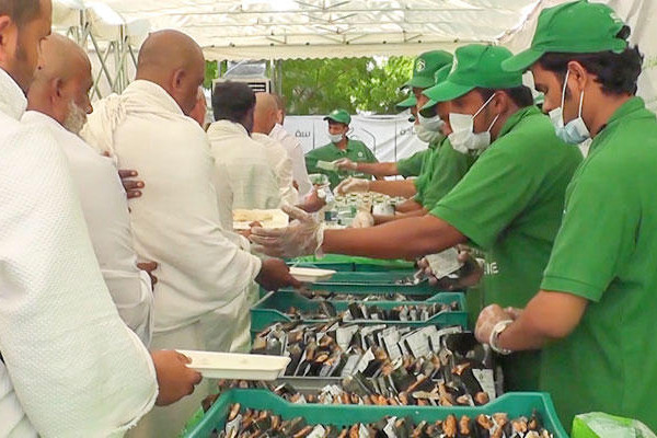Hajj Ministry forks out on ‘happy meals’ for pilgrims