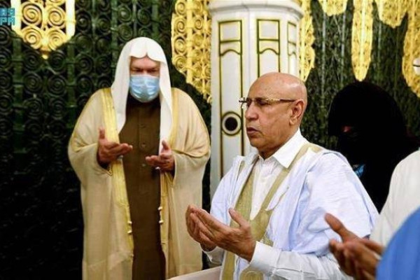 Mauritanian president visits prophet's mosque