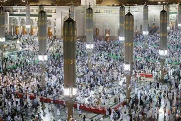 3.2 million people pray Taraweeh at Prophet's Mosque in Ramadan first half
