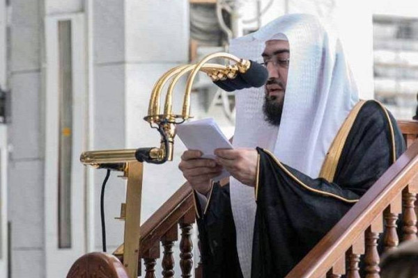 Grand Mosque imam stresses on importance of supplication