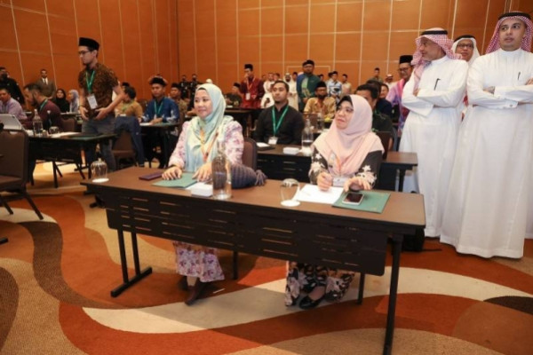 Saudi Ministry trains Malaysians working in Hajj in their country