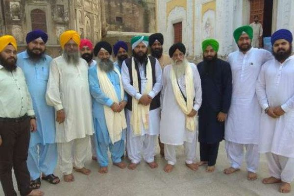 Sikh MPA Bears Expenses Of Umrah For His Employee