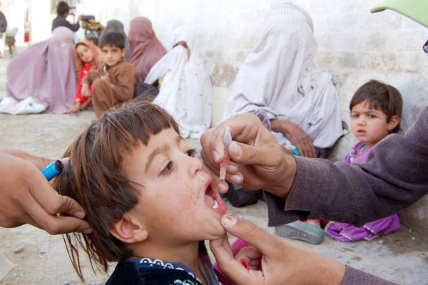 Polio vaccine edict for Pakistani, Afghan visitors to Saudi Arabia