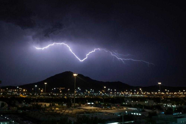 Rain, sandstorm likely to continue in Arafat Monday