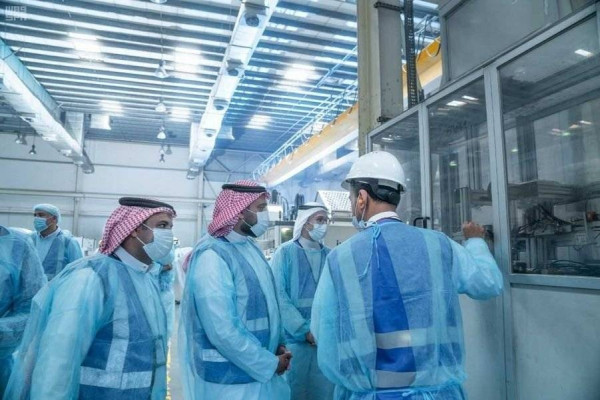 Official inspects production line for Zamzam plastic cups