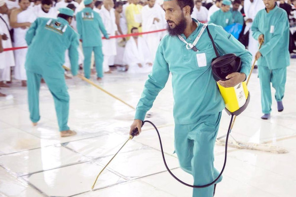 Haj companies told to provide a cleaner for each 30 pilgrims