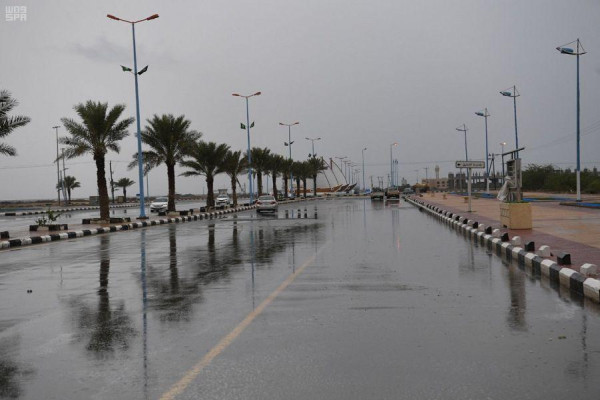 Thunder and dust storm weather warning for Makkah
