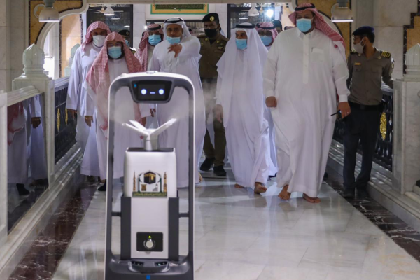 Number of sanitizing robots at Grand Mosque to increase