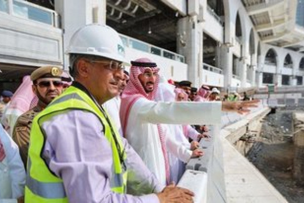 Deputy governor of Makkah region oversees Zamzam well project progress
