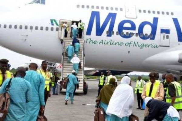 1st batch of pilgrims arrive Saudi Arabia