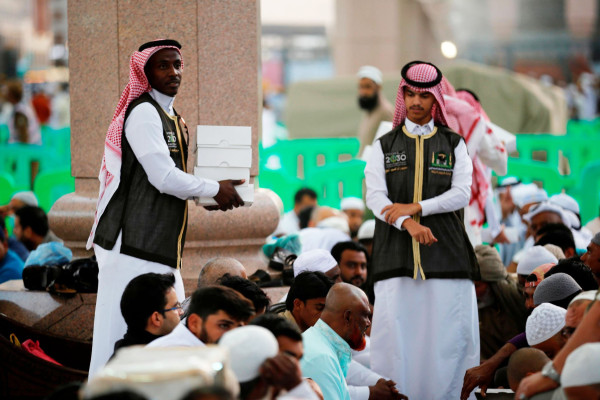 Breaking the fast at the Prophet’s Mosque in Madinah