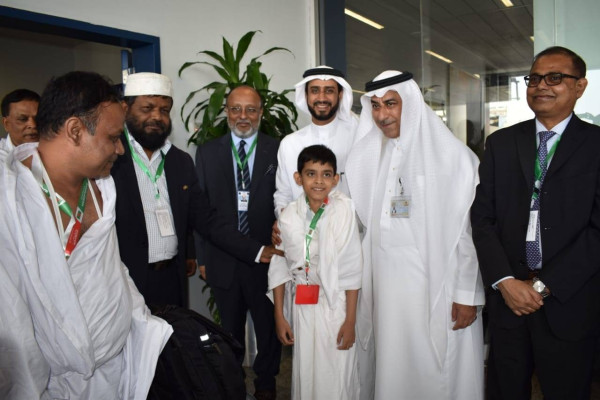 First group of Bangladeshi pilgrims arrives in Jeddah