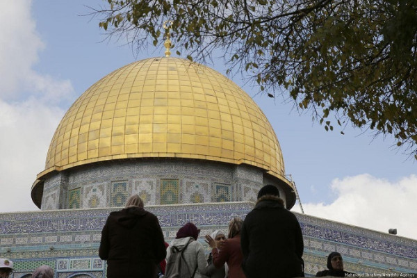 Jewish Settlers Enter Women's Prayer Space in Dome of the Rock (VIDEO)