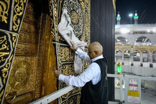 Surface and cover of Holy Kaaba sterilized
