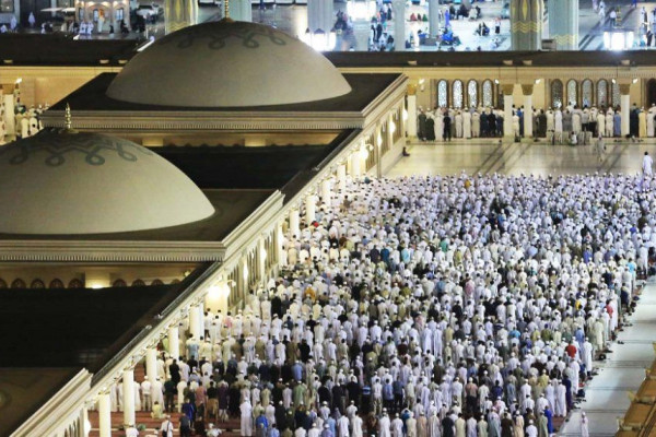 The Prophet’s Mosque prepares to receive masses of worshippers in Madinah