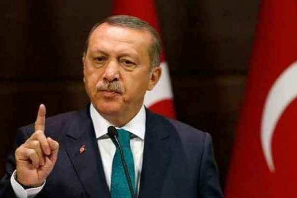 Turkey punishes smoking Imams by forbidding them
